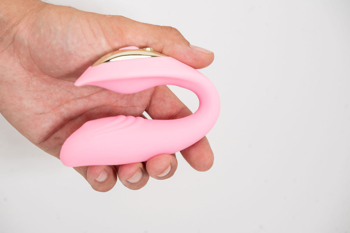 Harmonie Rechargeable Remote Silicone Bendable Vibrator - Pink